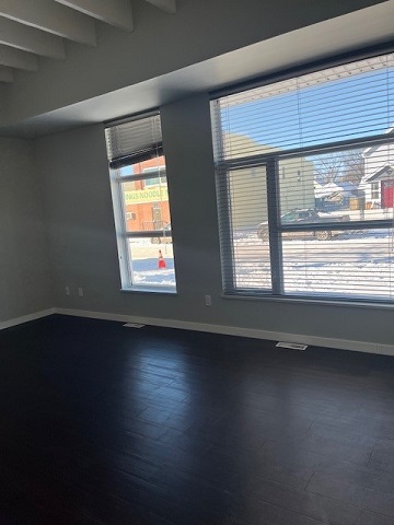 Spacious 2 Bedroom Town home with Garage & Private Courtyard